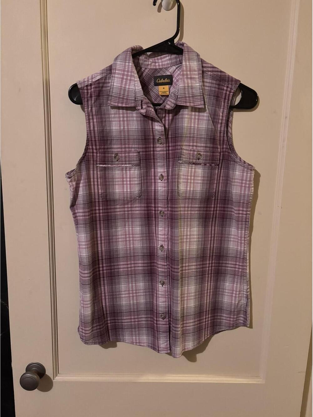 Cabela's Sleeveless Plaid Button-Up Shirt Purple White Size M
